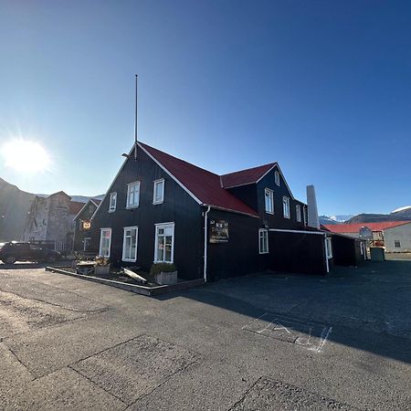 Taergesen Guesthouse Reydarfjordur Eksteriør billede