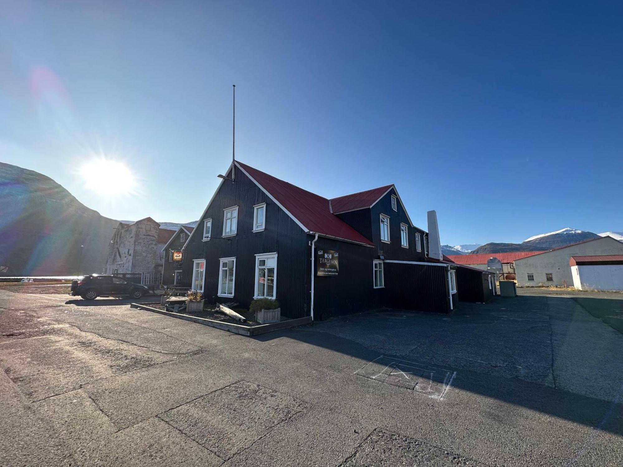 Taergesen Guesthouse Reydarfjordur Eksteriør billede