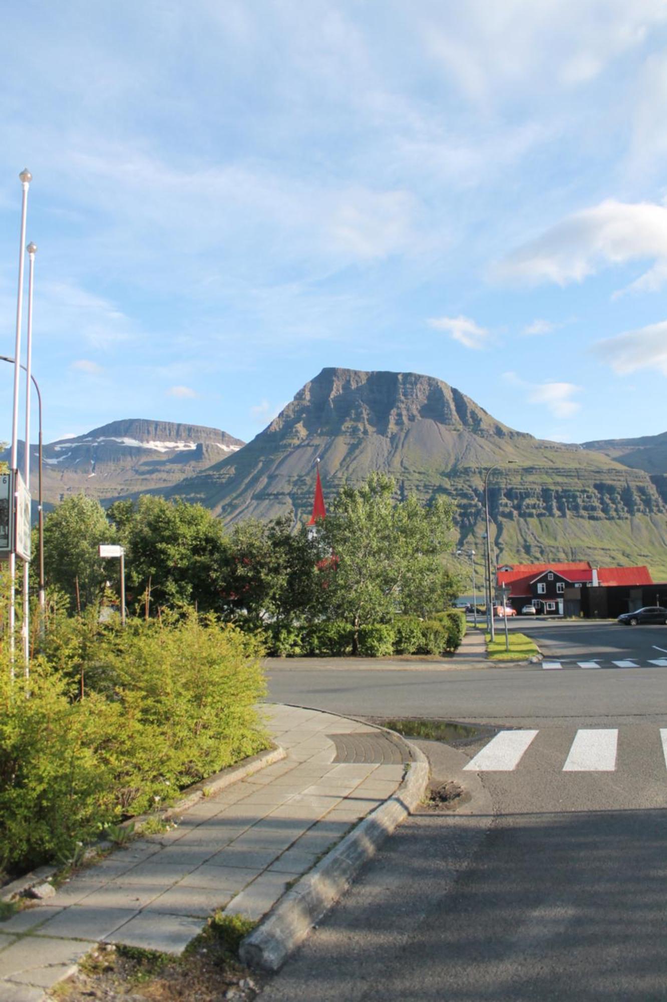 Taergesen Guesthouse Reydarfjordur Eksteriør billede